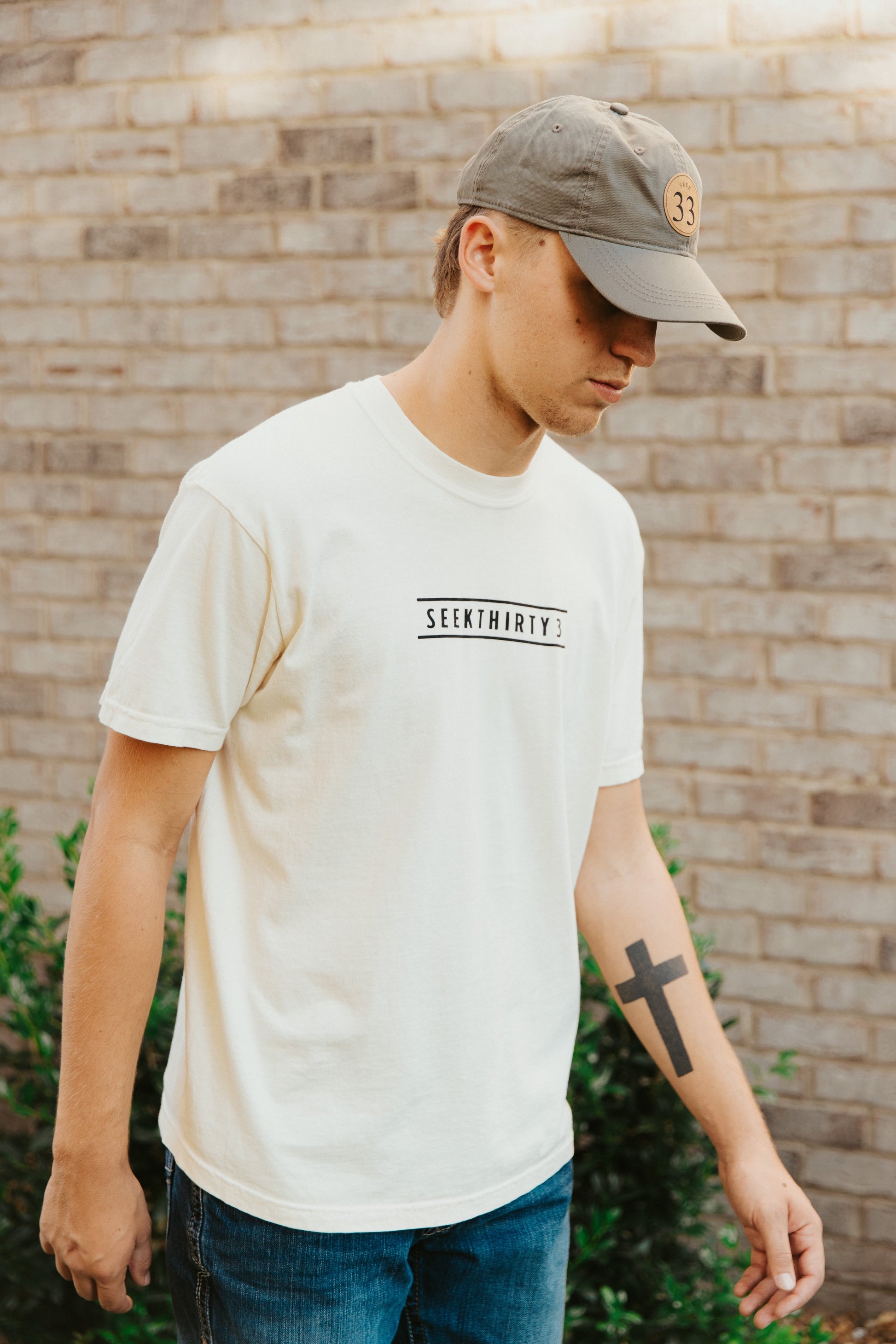 SEEKTHIRTY3 Classic Tee [Ivory]