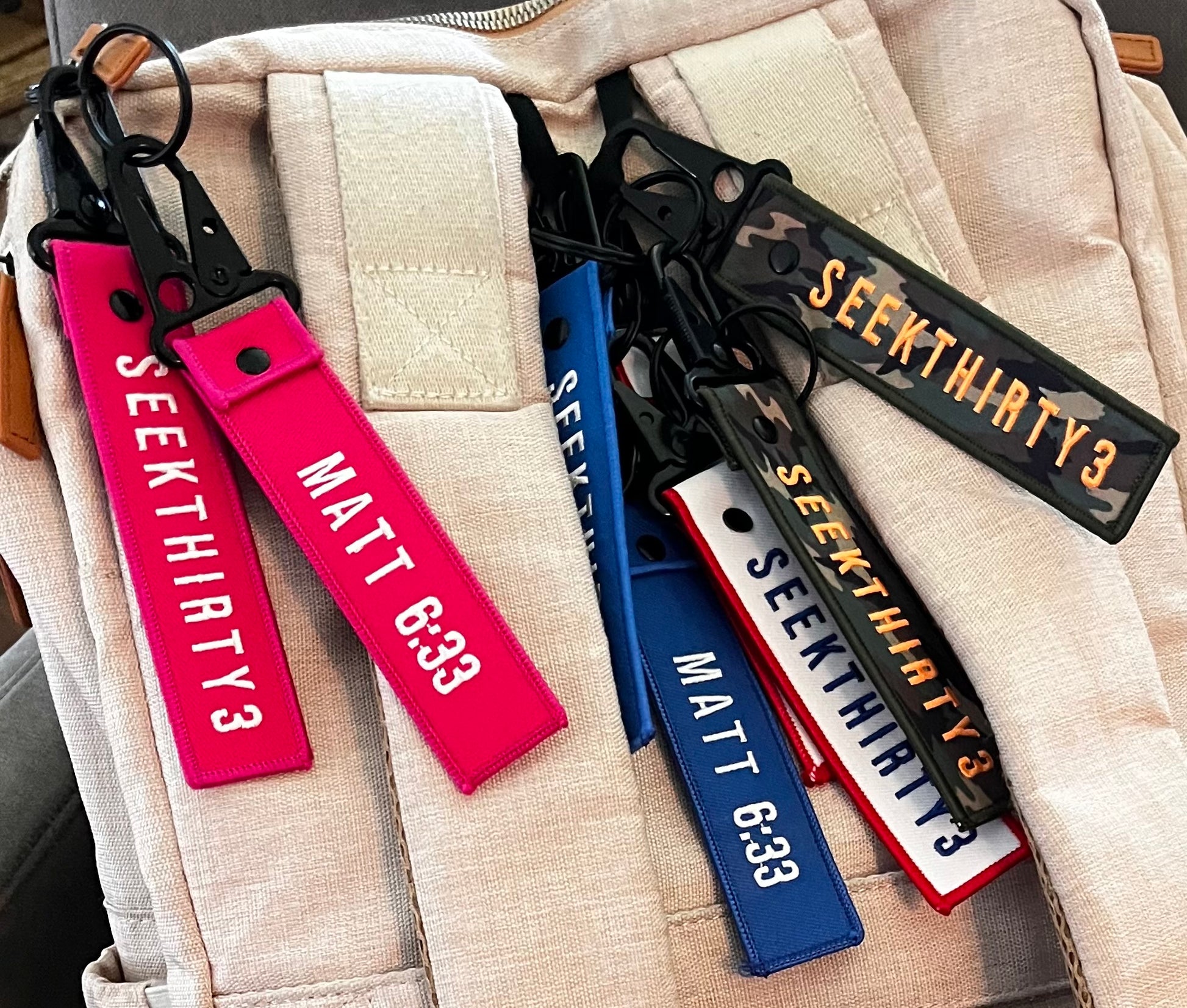 SeekThirty3 Signature Key Tag  [Multiple Colors]